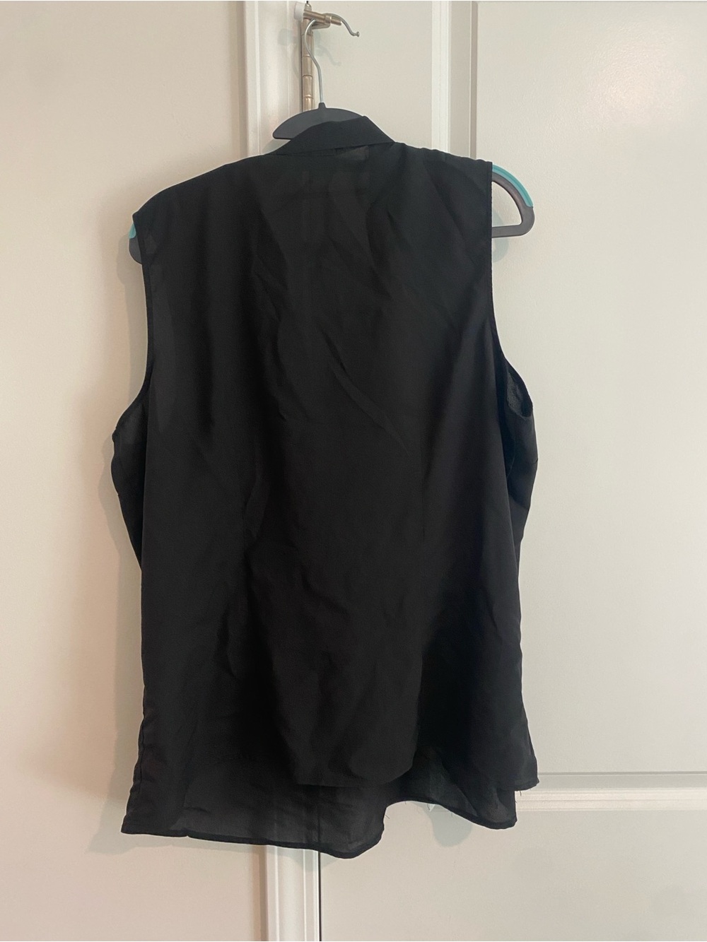New York & Company Black Sleeveless Bow-Neck Pintuck Blouse - Picture 4 of 9